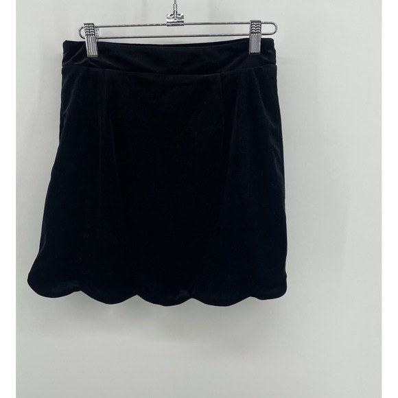 Altar'd State Skirt Womens Small Black Velvet Scalloped Hem Mini Cocktail - Picture 2 of 8